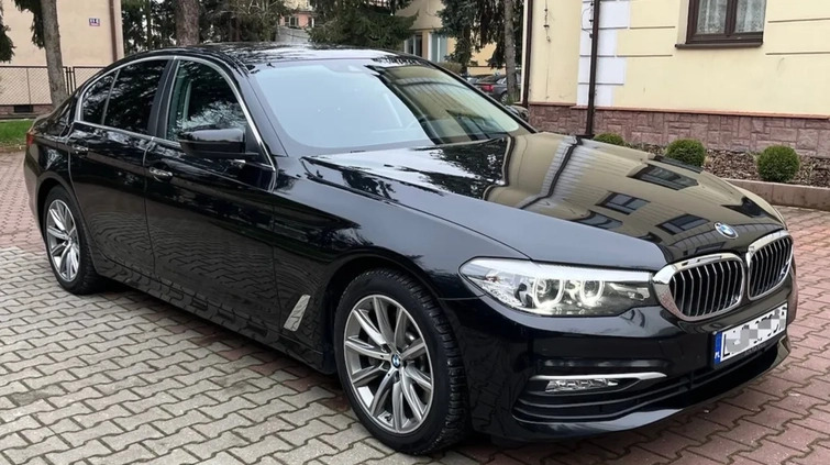 BMW Seria 5 cena 158000 przebieg: 105000, rok produkcji 2017 z Karczew małe 121